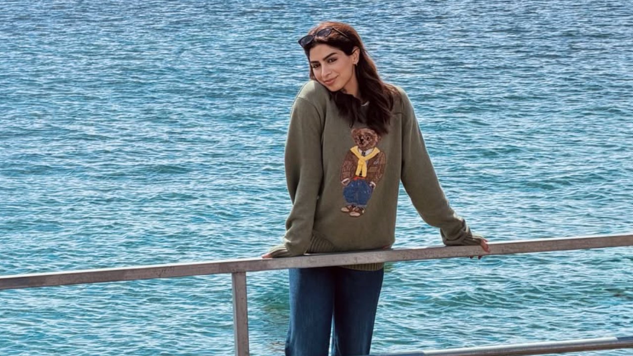 Check out pics from Khushi Kapoor’s Recent Vacation 997687