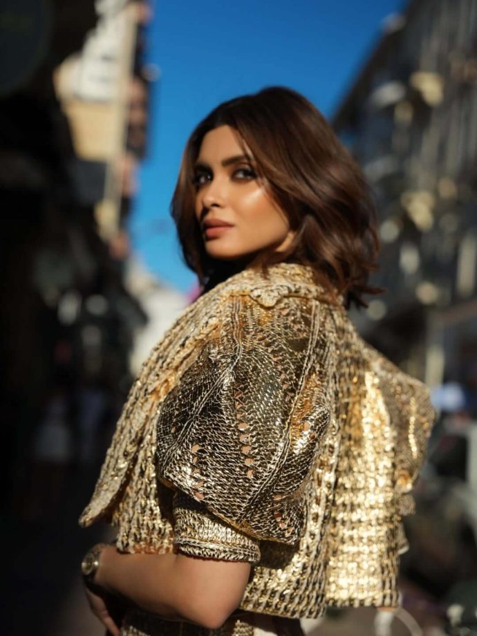 Diana Penty’s Gold Look Steals The Spotlight Online 998239