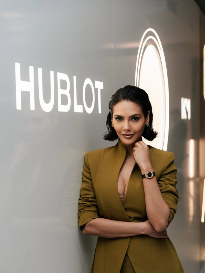 Esha Gupta Gives Major Fashion CEO Vibes in Latest Look 998043