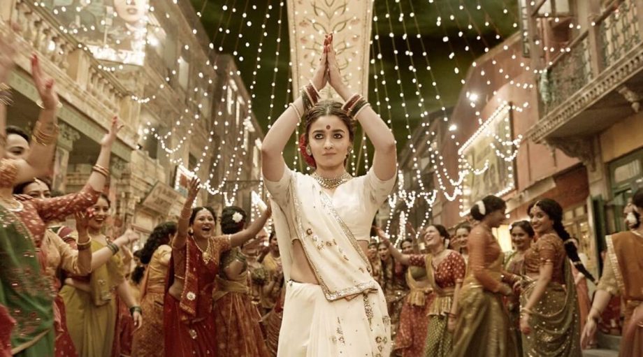 From Deepika Padukone and Alia Bhatt to Sankruti Jayana: Actresses Who Brought Garba Magic Alive on Screen 996476