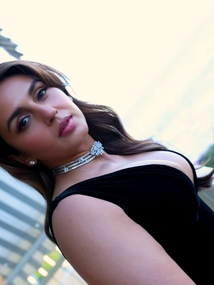 Huma Qureshi Drops Pictures From Cannes In Stunning Black Gown: Checkout 998873