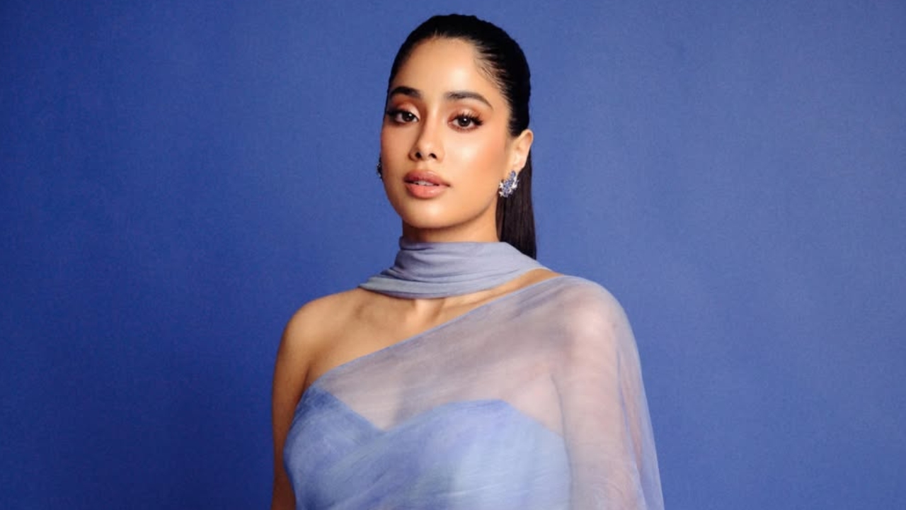 Janhvi Kapoor Brings Back Dreamy Chiffon Sarees At Peddi Trailer Launch 997781