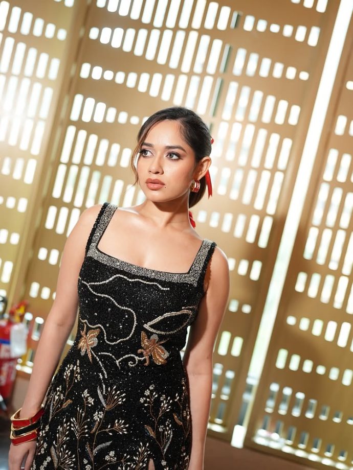 Jannat Zubair Turns Up The Glam In Bold Black Mini Dress 997624