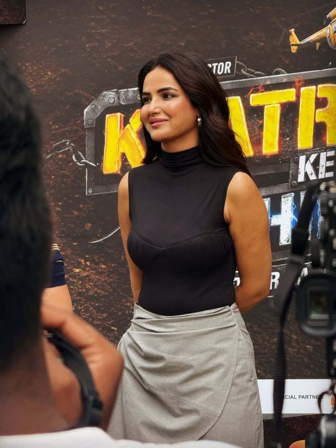Jasmin Bhasin Brings Boss Energy with a Cool-Girl Twist 998179