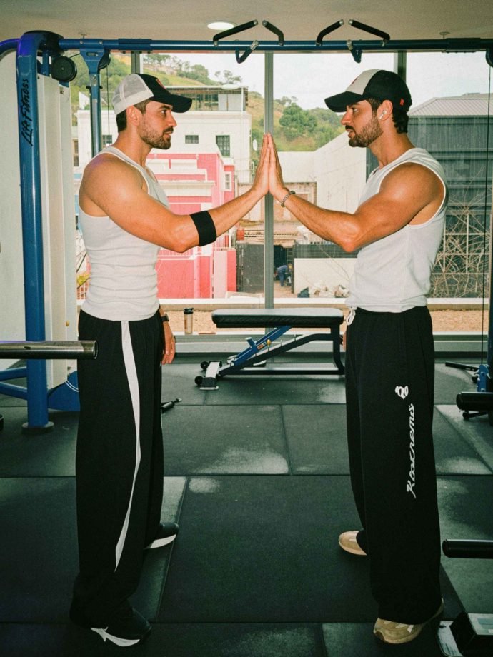 Khatron Ke Khiladi 15 Shoot Begins: Karan Wahi Drops Pic With Rohit Shetty; Rithvikk Dhanjani Shares Fun Video 998069