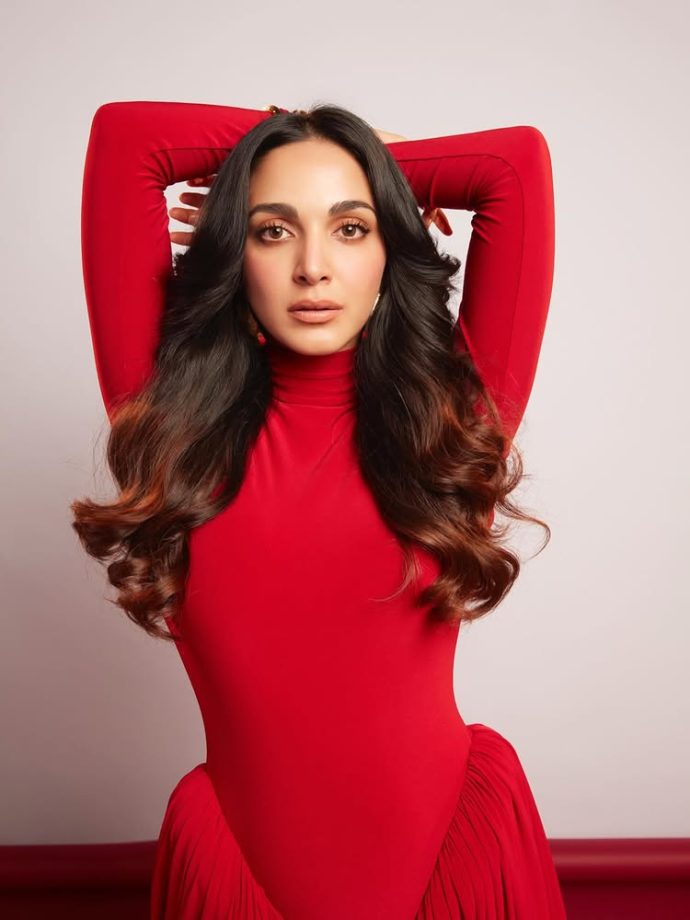 Kiara Advani brings full drama to the spotlight in a striking red dress 997566