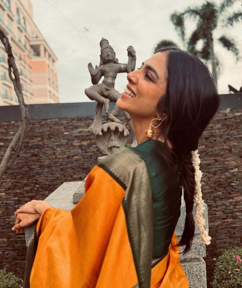 Malavika Mohanan’s Silk Saree Look Feels Straight Out of a Chennai Daydream 997473