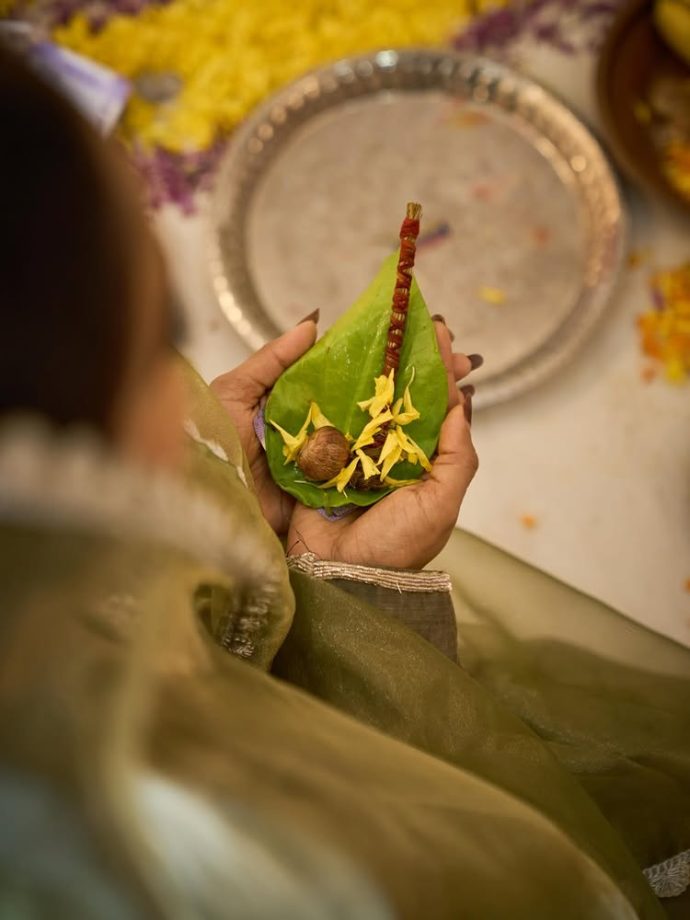 Manisha Rani Steps Into Her New Home In Mumbai, Shares Glimpse From 'Griha Pravesh' Puja 996493