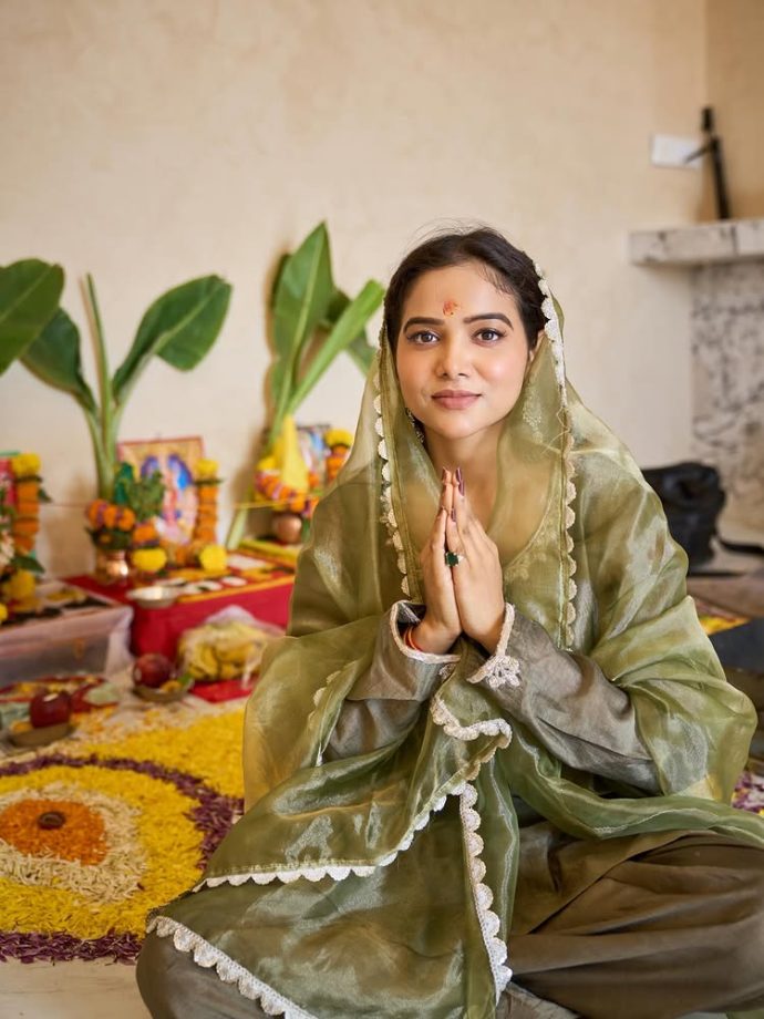 Manisha Rani Steps Into Her New Home In Mumbai, Shares Glimpse From 'Griha Pravesh' Puja 996498