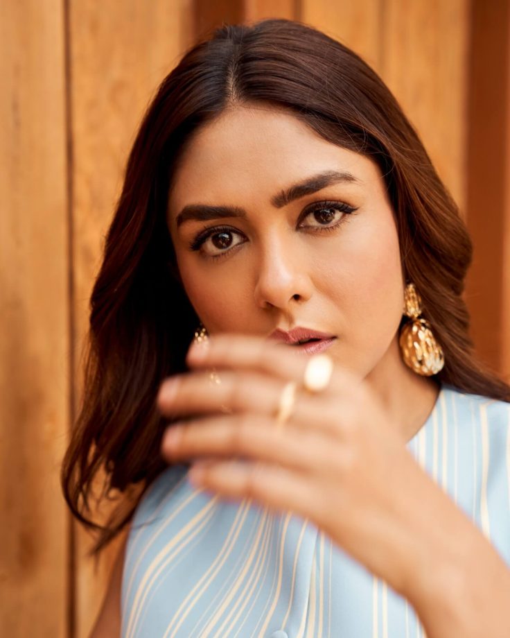 Mrunal Thakur keeps it sharp in a pastel co-ord with a clean, modern edge 996674