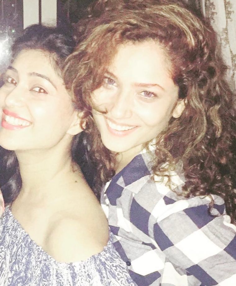 Neha Swami Sparks Nostalgia, Shares Throwback Pictures With Sanaya Irani, Ankita Lokhande & Others 997094