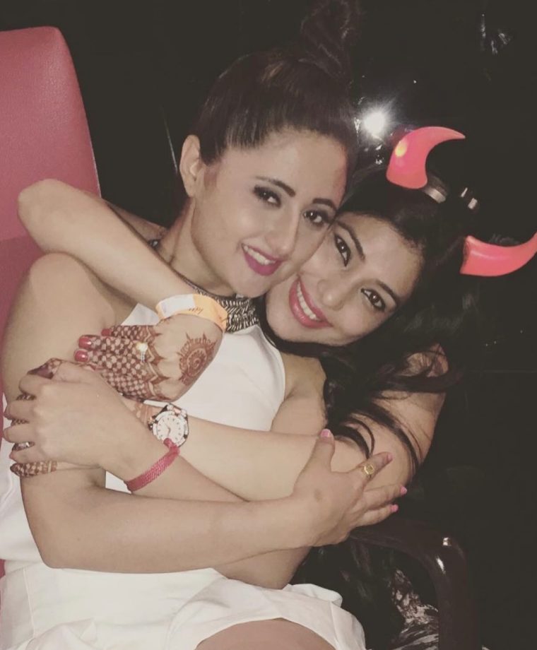 Neha Swami Sparks Nostalgia, Shares Throwback Pictures With Sanaya Irani, Ankita Lokhande & Others 997095