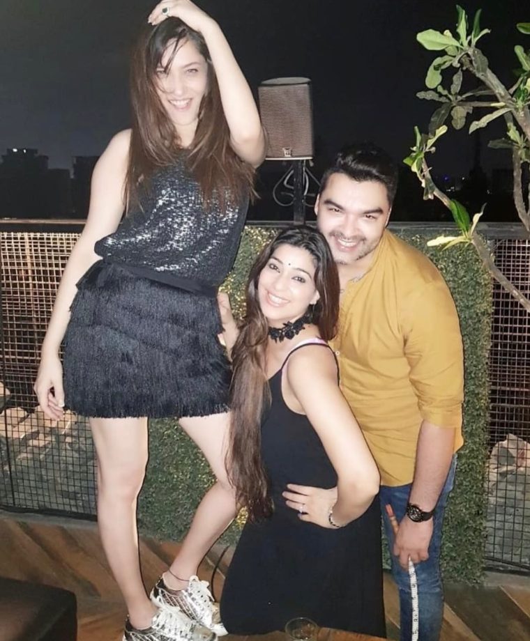 Neha Swami Sparks Nostalgia, Shares Throwback Pictures With Sanaya Irani, Ankita Lokhande & Others 997100