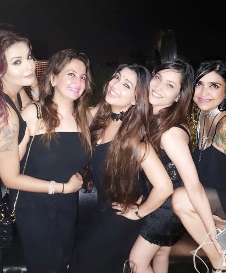 Neha Swami Sparks Nostalgia, Shares Throwback Pictures With Sanaya Irani, Ankita Lokhande & Others 997084