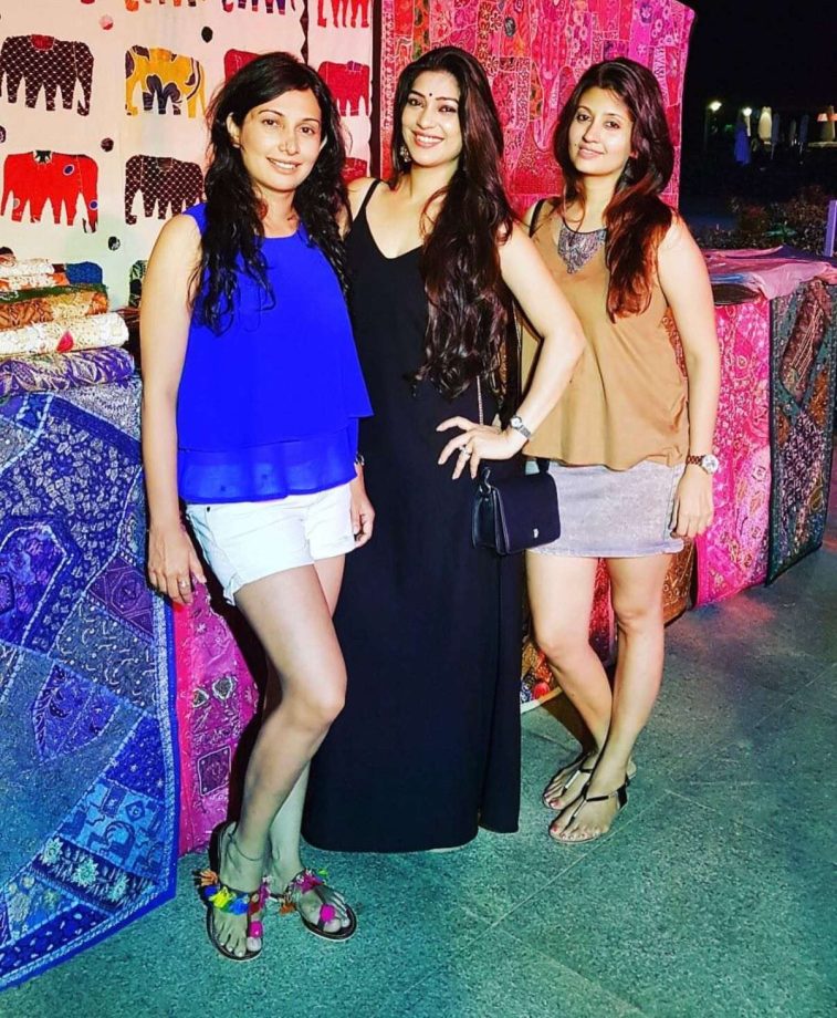 Neha Swami Sparks Nostalgia, Shares Throwback Pictures With Sanaya Irani, Ankita Lokhande & Others 997102