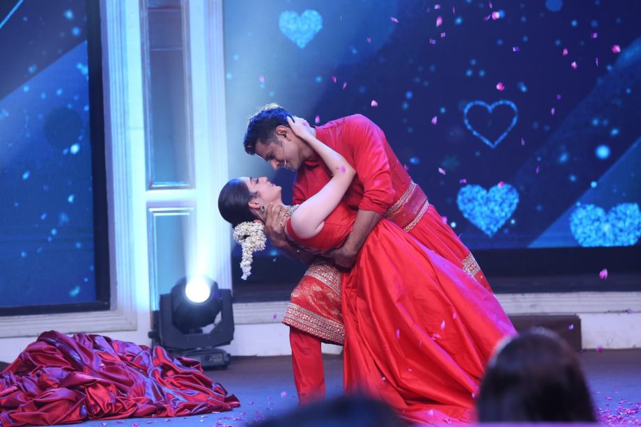 Neil Bhatt and Shambhavi Singh Groove to Mere Mehboob Mere Sanam; Actor Recalls His Unexpected ‘Lungi Dance’ Moment 998834