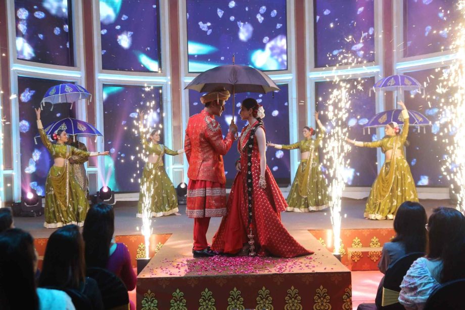 Neil Bhatt and Shambhavi Singh Groove to Mere Mehboob Mere Sanam; Actor Recalls His Unexpected ‘Lungi Dance’ Moment 998835