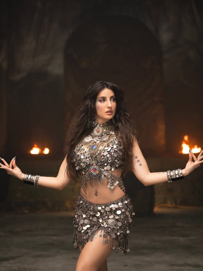 Nora Fatehi Lights Up the Scene in Bold Metallic Glam Look 998900