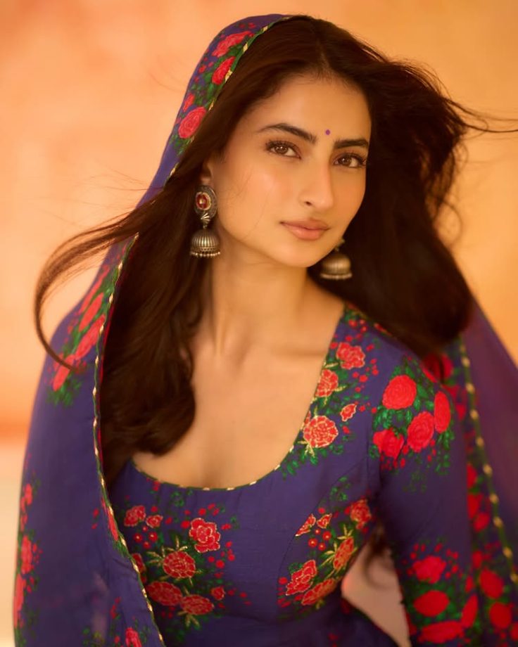 Palak Tiwari brings soft drama and desi charm in a floral anarkali 997578