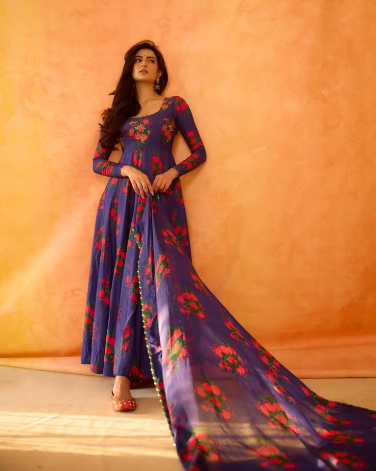 Palak Tiwari brings soft drama and desi charm in a floral anarkali 997576