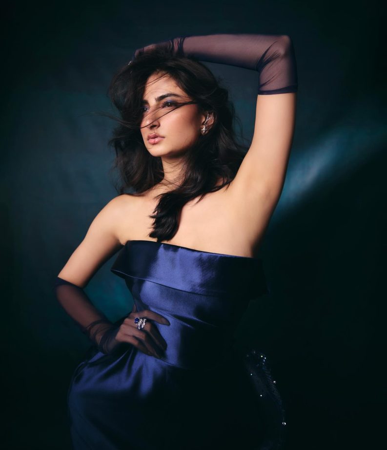 Palak Tiwari Owns the Spotlight in a Sculpted Blue Satin Look 998127