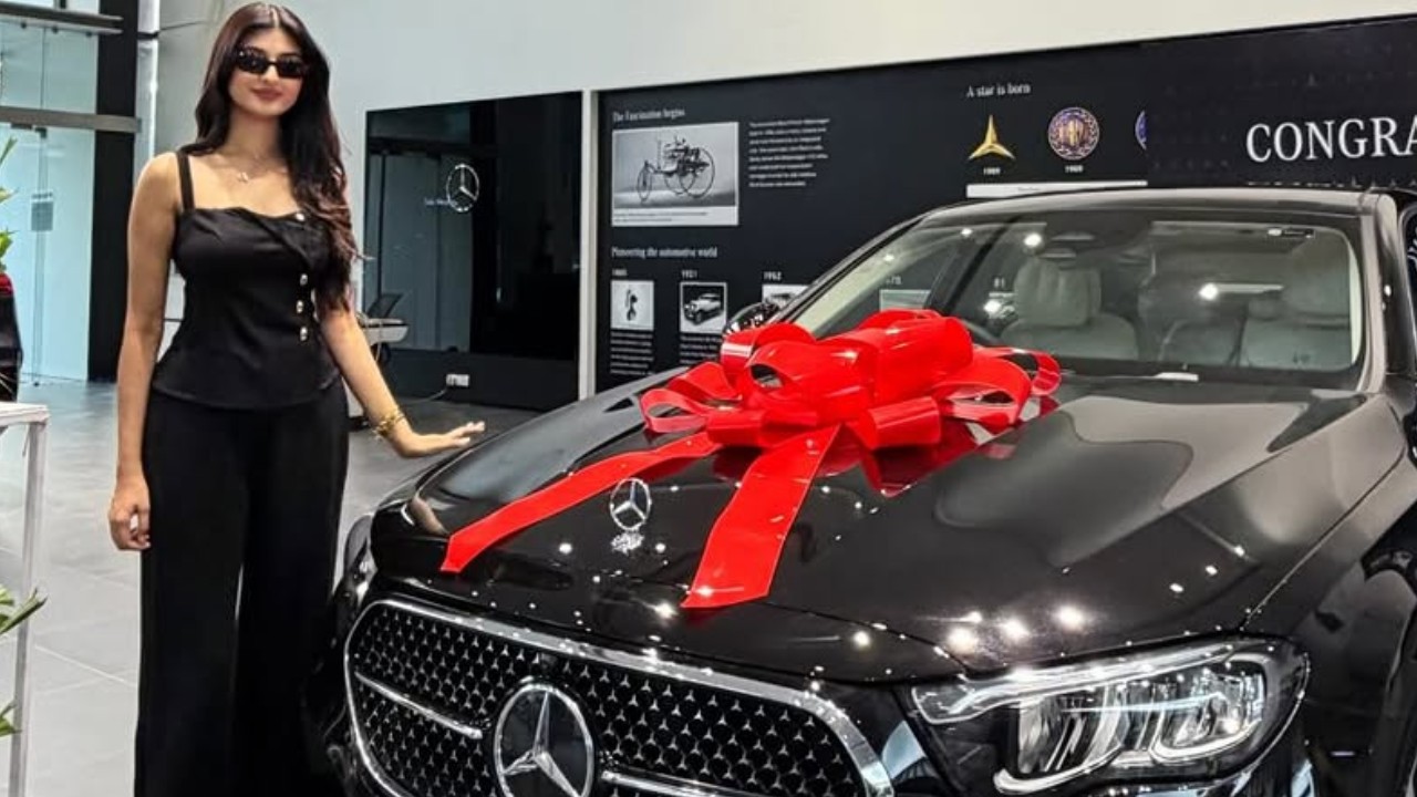 Payal Gaming Aka Payal Dhare Buys Her Dream Car Mercedes-Benz, Feels Surreal 996306