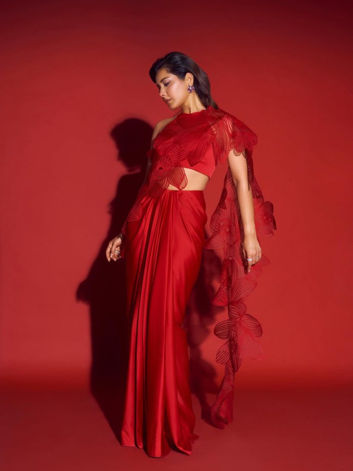 Raashii Khanna Drops Stunning Pictures In Head-To-Toe Red 998231