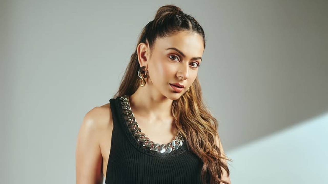 Rakul Preet Singh Keeps It Sharp And Stylish In Relaxed Power Dressing Look 997538