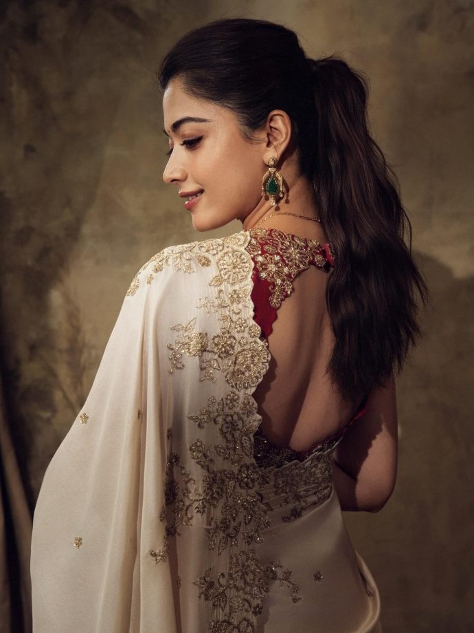 Rashmika Mandanna Brings Timeless Charm in Ivory Saree Look 996803