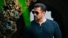 Salman Khan Reacts to Paparazzi Crowd Outside Mumbai Hospital After Viral Videos Surface