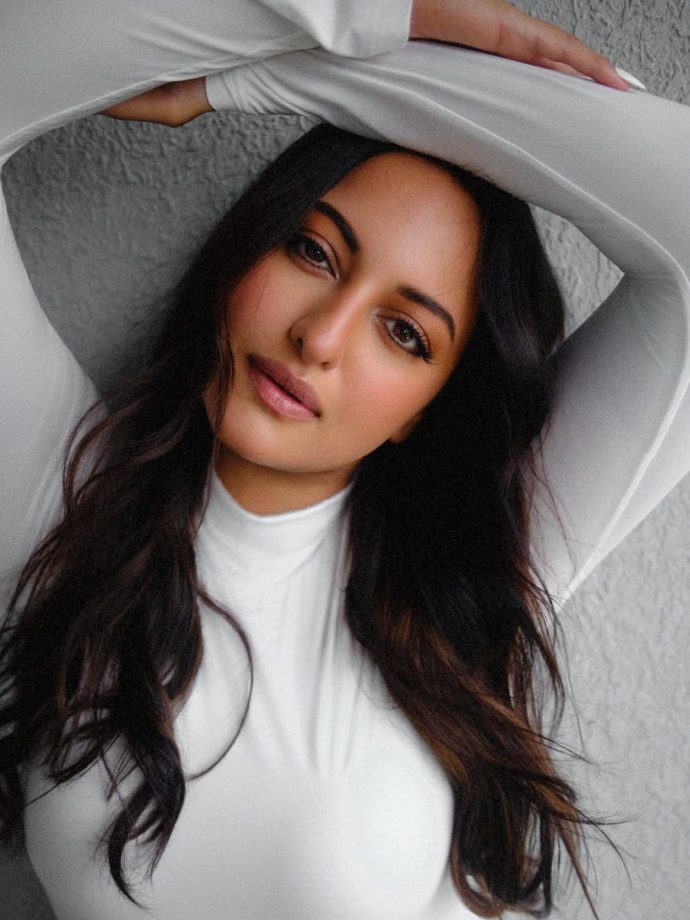 Sonakshi Sinha Brings Quiet Glamour in a White Body-Hugging Dress 996849