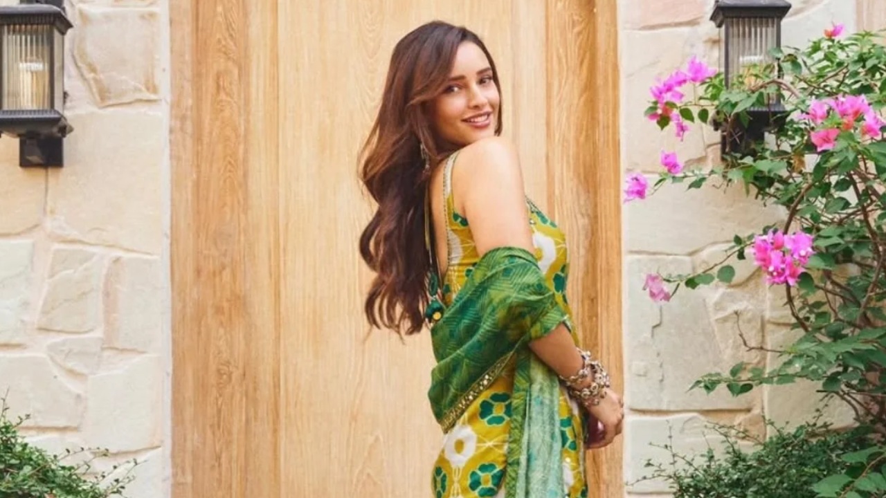 Triptii Dimri Brings Fresh Ethnic Glam In Green And Yellow Printed Saree Look 998102