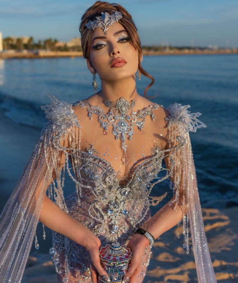 Urvashi Rautela Represents India In Vietnamese Designer Dress At Cannes, Steals The Spotlight—Check Here 997107