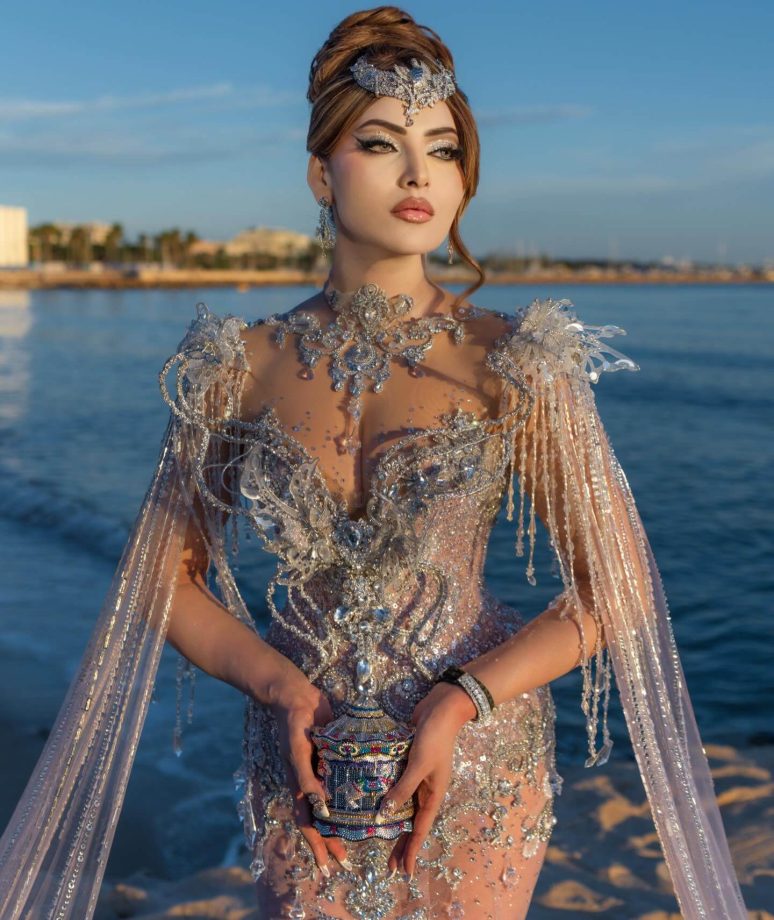 Urvashi Rautela Represents India In Vietnamese Designer Dress At Cannes, Steals The Spotlight—Check Here 997108