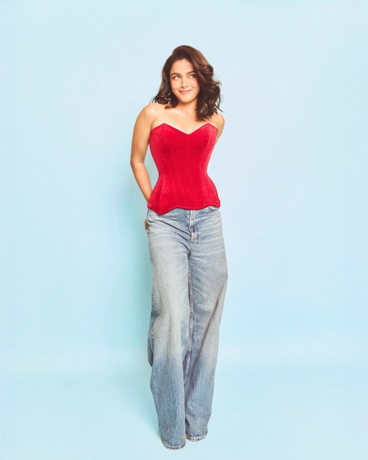 Wamiqa Gabbi keeps it sharp and stylish in a red corset with relaxed denim 996650