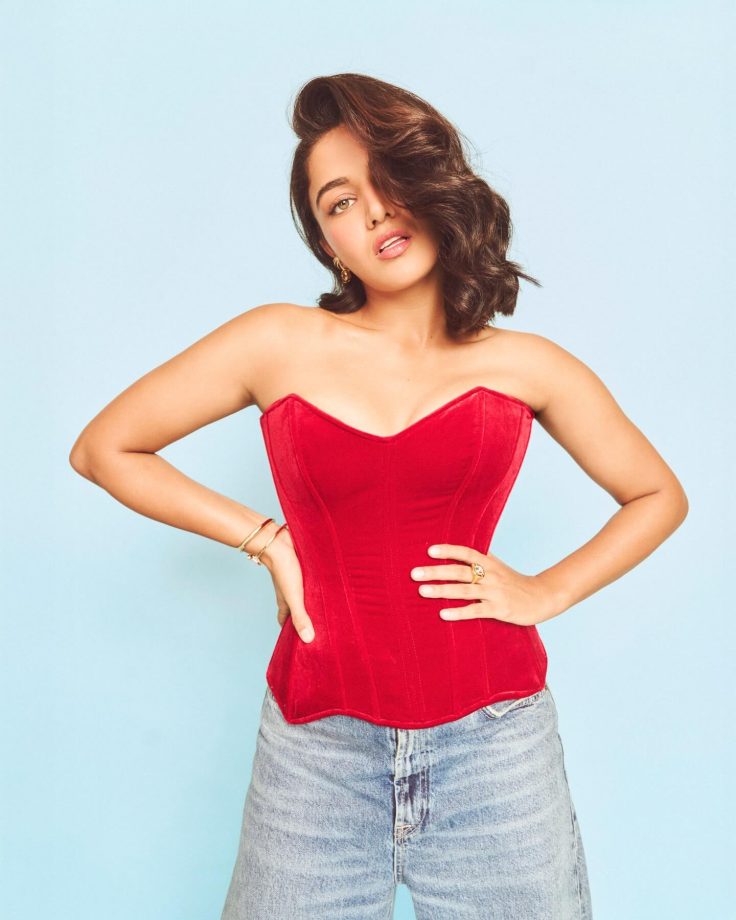 Wamiqa Gabbi keeps it sharp and stylish in a red corset with relaxed denim 996652