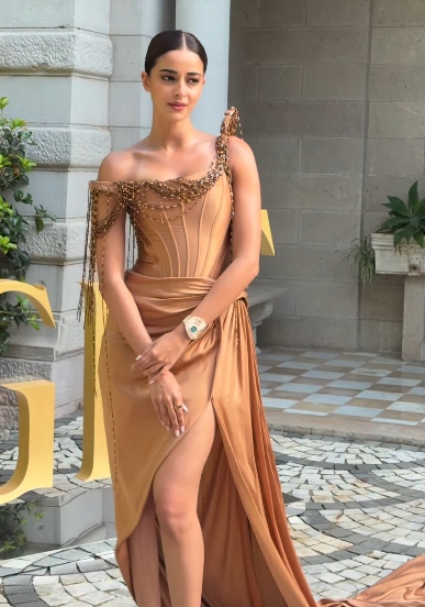 Ananya Panday Elevates Couture Glam in a Sculpted Bronze Gown 1000713
