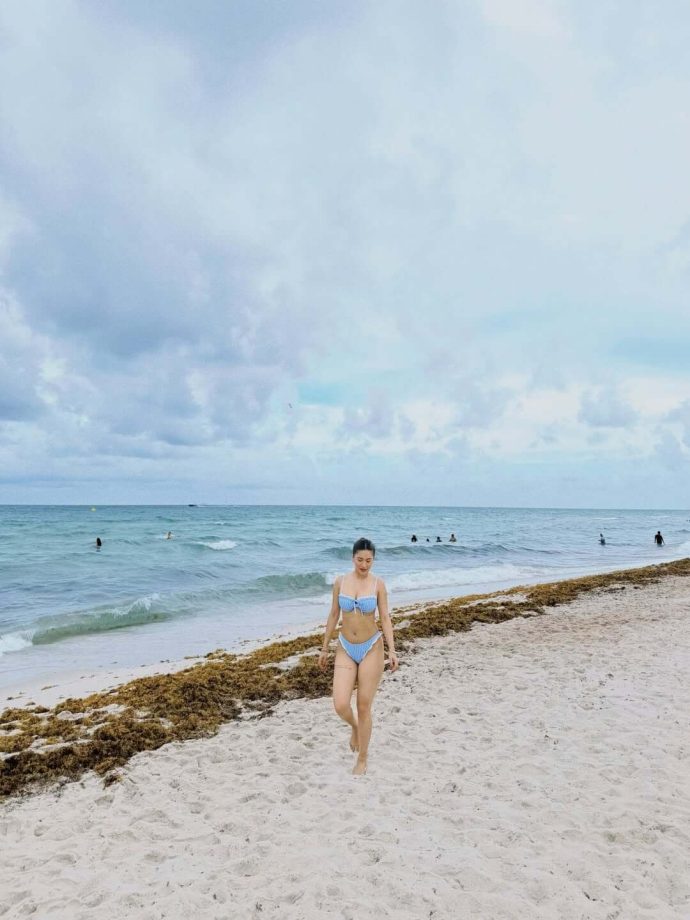 Avneet Kaur Turns Up the Beach Glam in a Chic Blue Bikini Look 999304