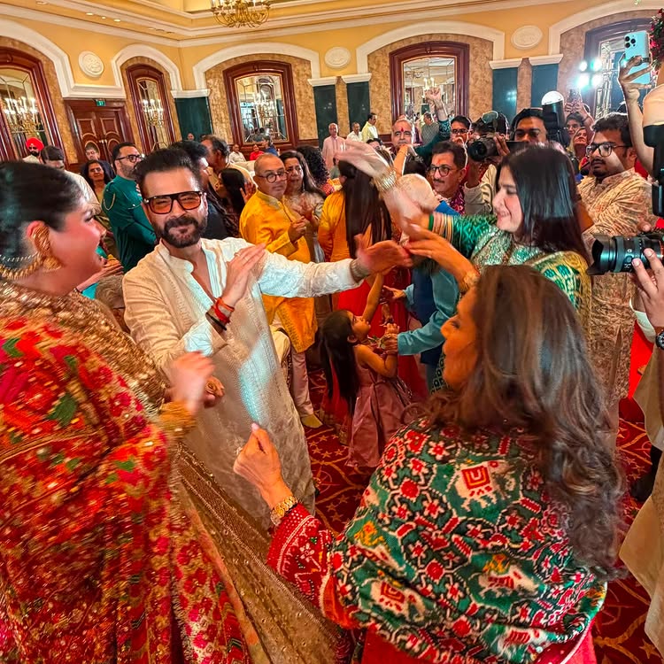 Bride-to-Be Anshula Kapoor Kicks Off Wedding Celebrations With a Prayer Ceremony; Her Dance Wins Hearts 1000984