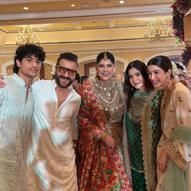 Bride-to-Be Anshula Kapoor Kicks Off Wedding Celebrations With a Prayer Ceremony; Her Dance Wins Hearts 1000986