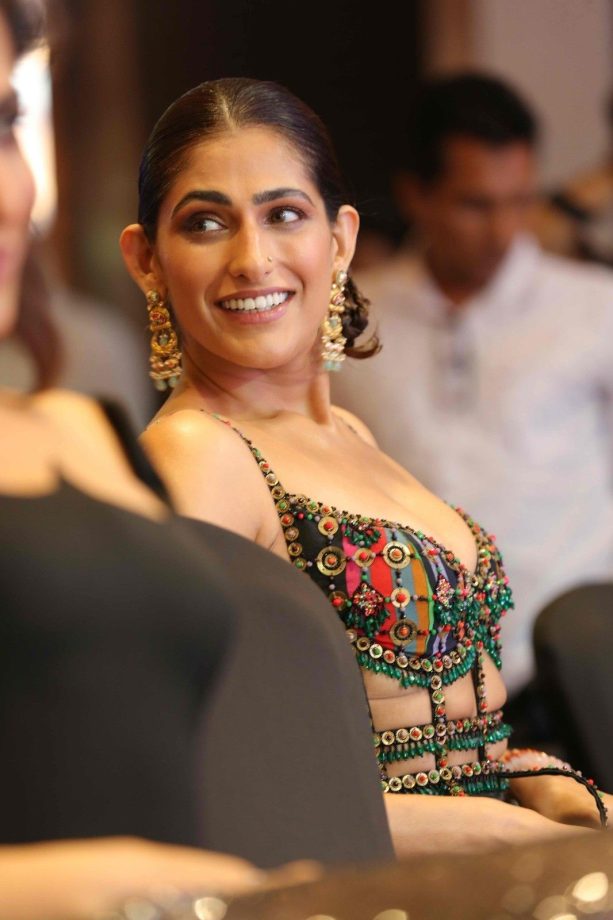 Candid Moments: IWMBuzz Digital Awards Season 8: India’s Biggest OTT and Web Entertainment 1000551