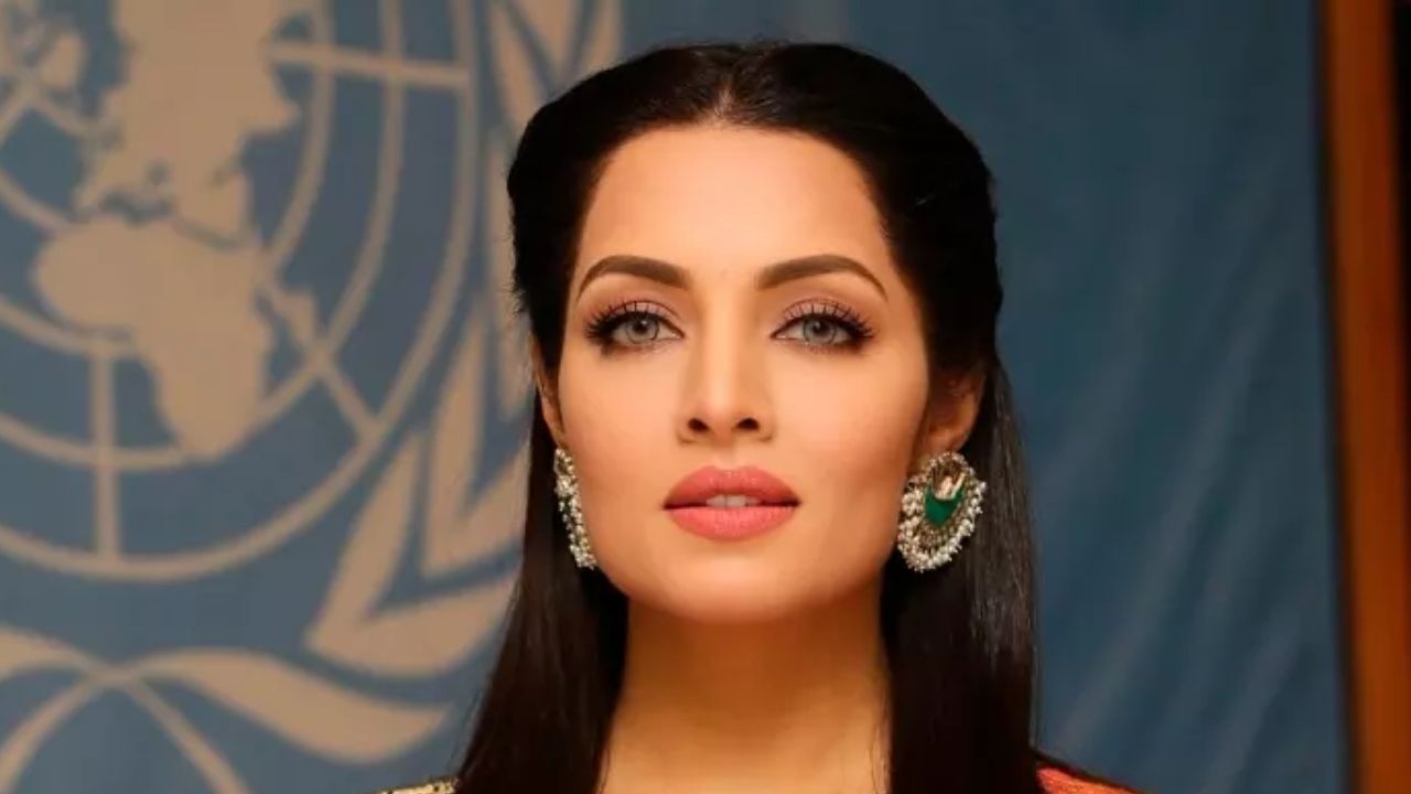 Celina Jaitly Responds to Legal Notices From Estranged Husband Peter Haag and Father-in-Law Wolfgang Haag 999343