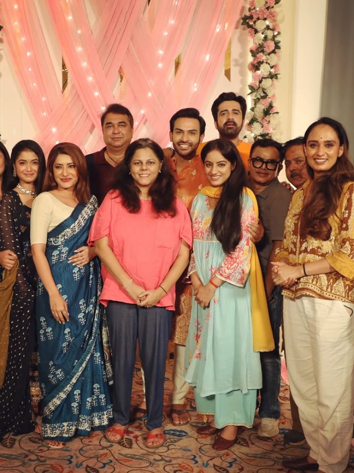 Deepika Singh, Naman Shaw & Jia Write Emotional Farewell Notes As Colors TV's Mangal Lakshmi Wraps Shoot 1001058