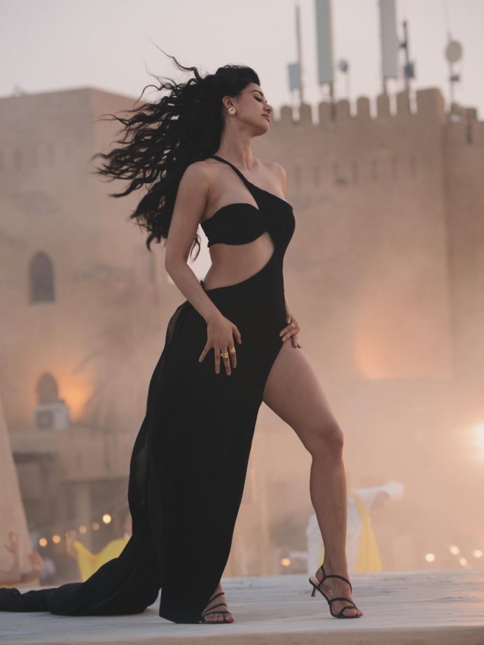 Disha Patani’s Glamorous Looks From Welcome to the Jungle Are Winning Hearts 1