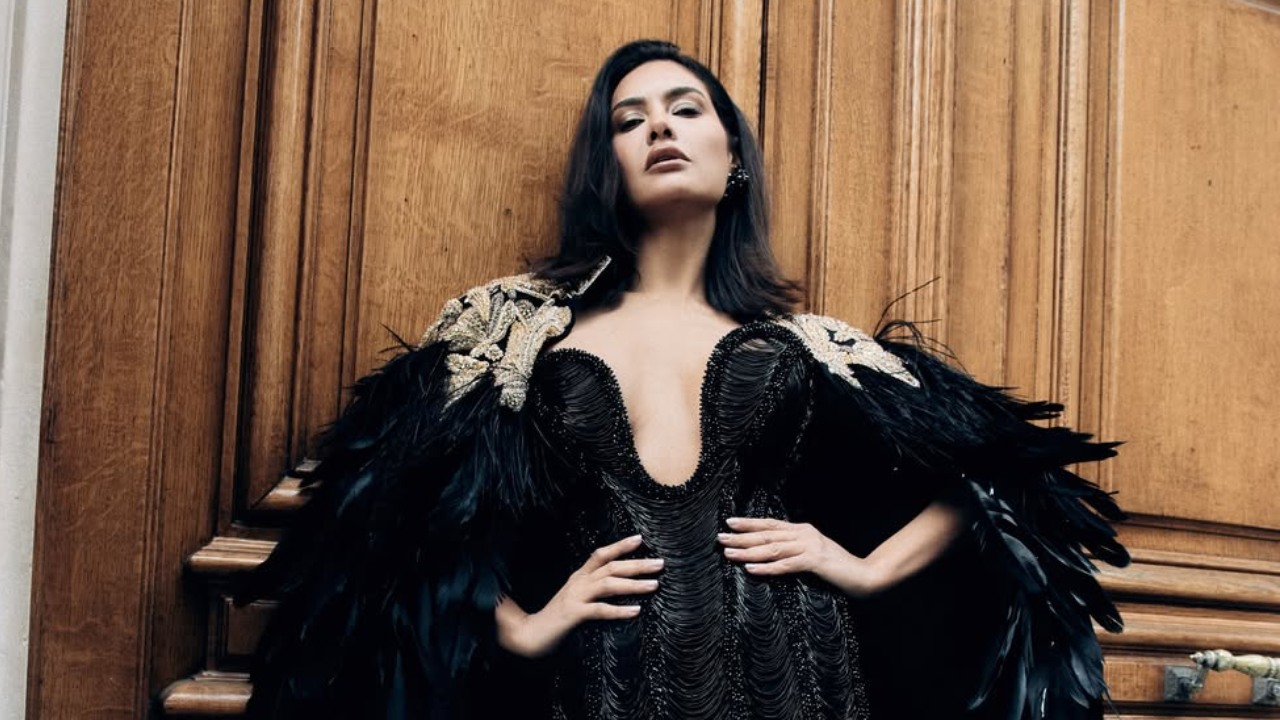 Esha Gupta Owns the Spotlight in a Dramatic Black Couture Look 999417