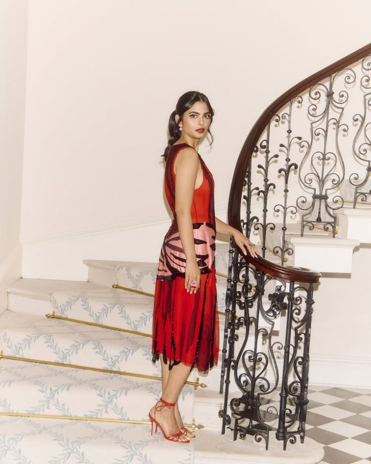Isha Ambani in Sculpted Red Ensemble at Serpentine Summer Party 1001131