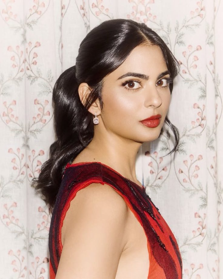 Isha Ambani in Sculpted Red Ensemble at Serpentine Summer Party 1001133