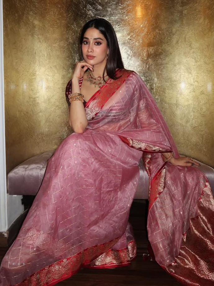 Janhvi Kapoor Stuns in Benarasi Kadiyal Sari at Anshula’s Wedding Festivities 1001149