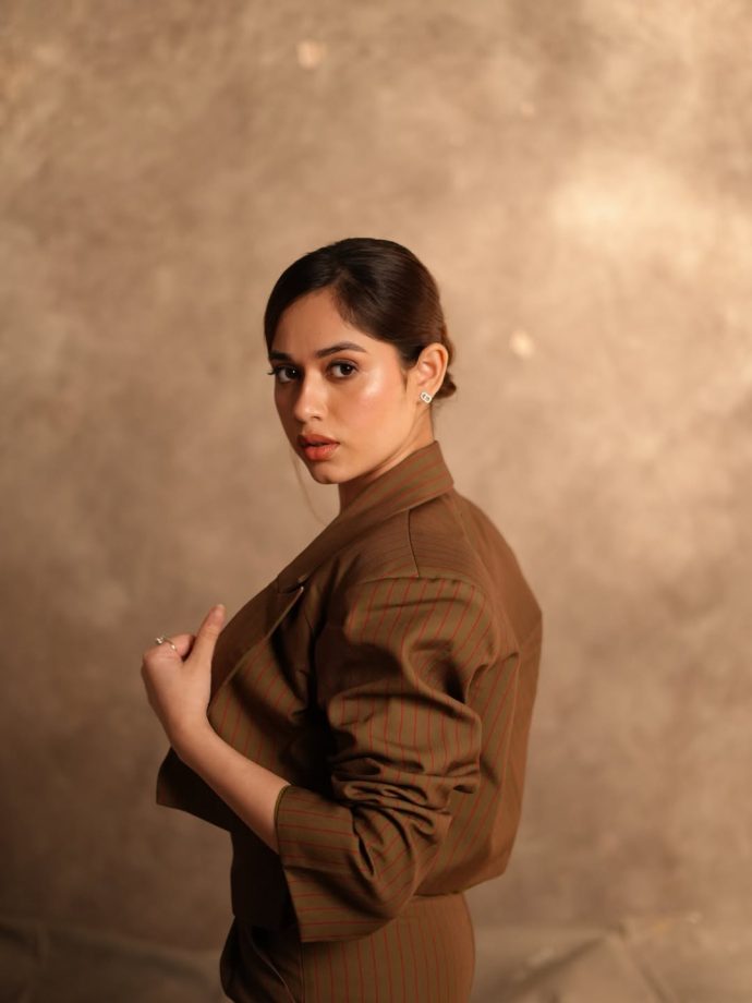 Jannat Zubair Owns Power Dressing in Chic Brown Co-Ord Look 999355