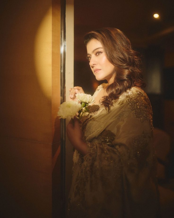 Kajol’s Gold Saree Look Is the Definition of Timeless Grace and Elegance 1